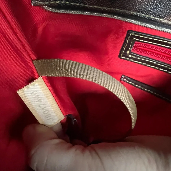 Dooney & Bourke Large Brown Tan Chevron Tote - Picture 12 of 12